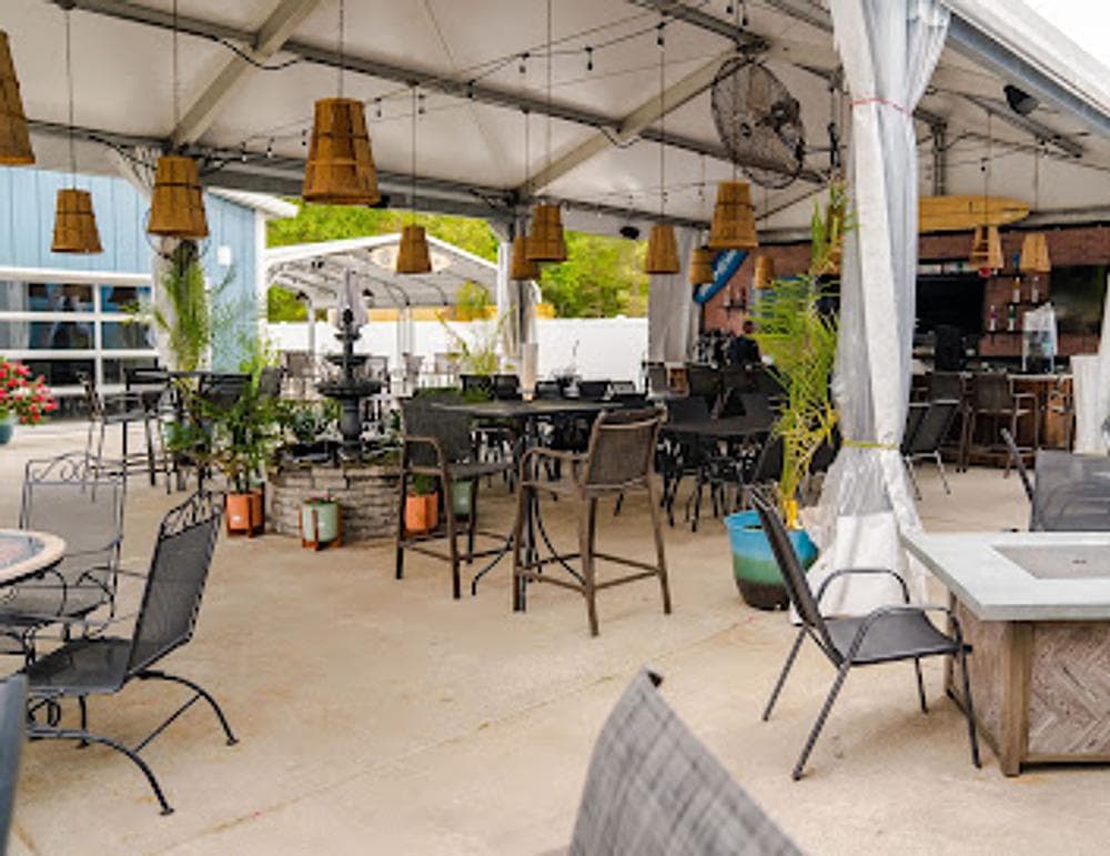 Surf Dog Bar & Grill