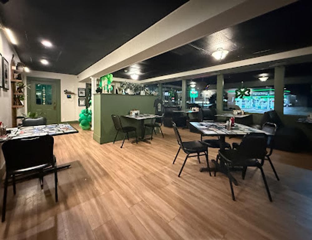 Mogie's Irish Pub