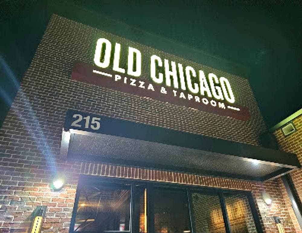 Old Chicago Pizza + Taproom
