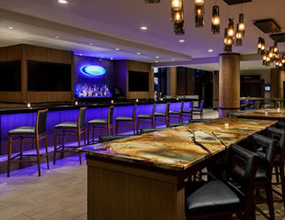 Edgewater Bar & Grille