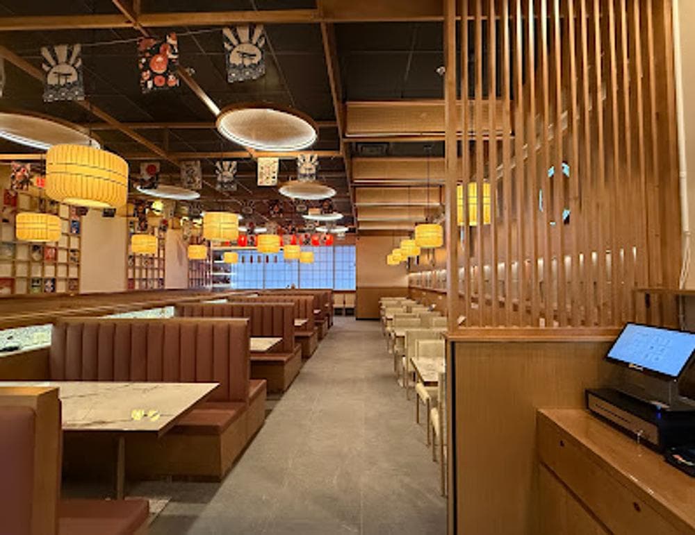 Tokyo Fusion Revolving Sushi