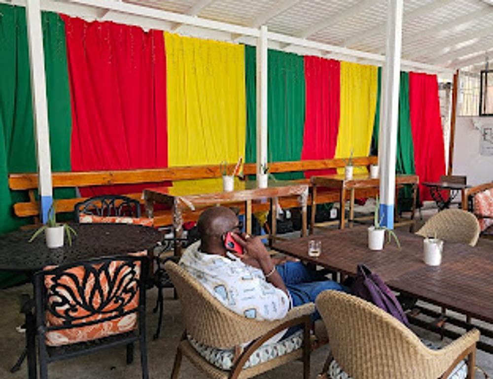 Elvira's Garden Bar & Restaurant