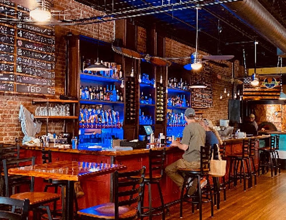 Red Dog On Main Taproom & Eatery
