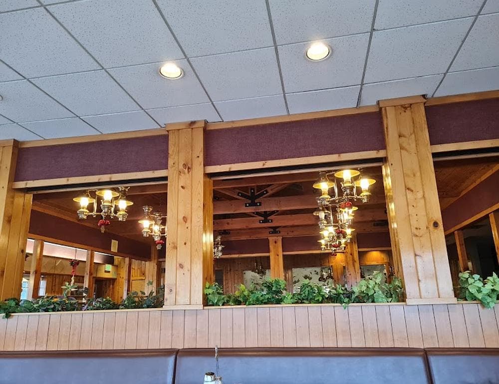 Summit Pancake House and Lounge