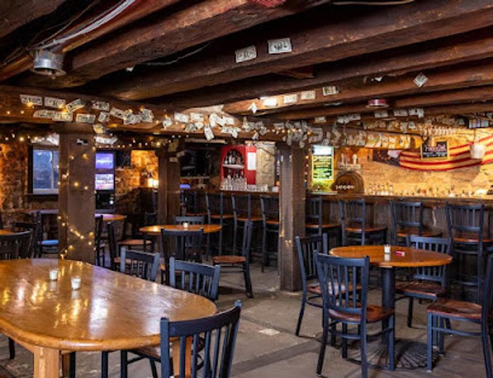 Tin Lizzy Restaurant & Tap Room
