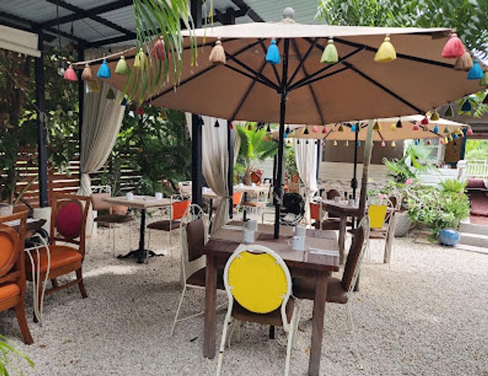 Dis Ole House - Caribbean Cuisine