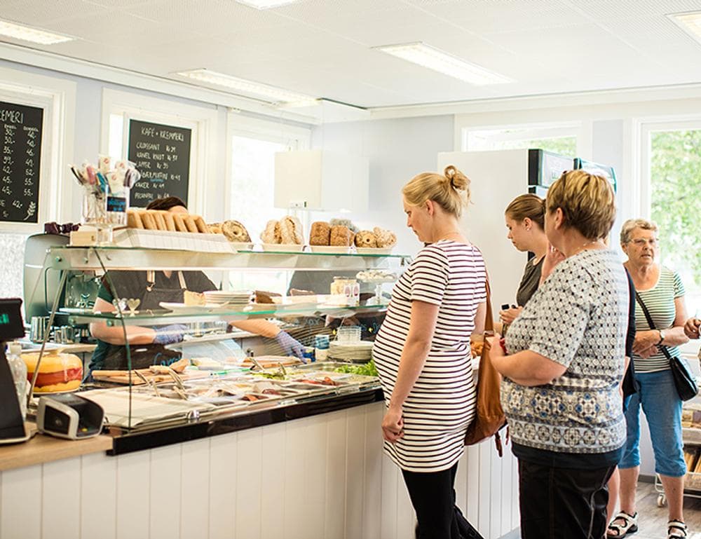 Fjord & Mountain cafe and Kremmeri