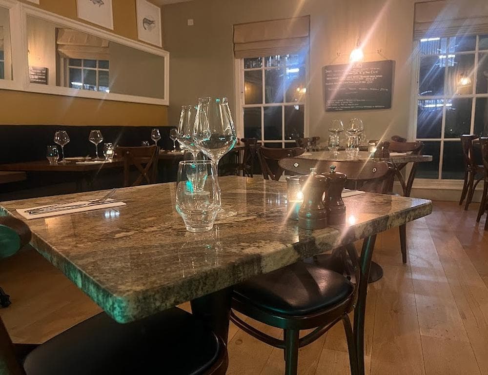 Houndgate Townhouse Hotel & Saltfish Seafood Restaurant