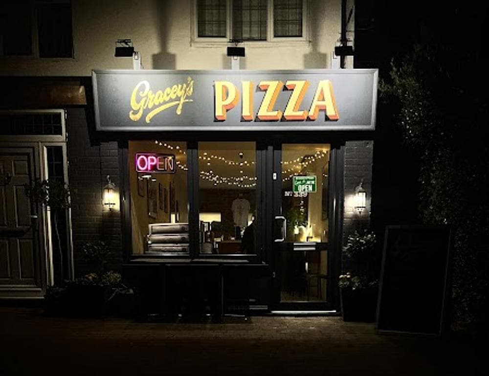 Gracey's Pizza