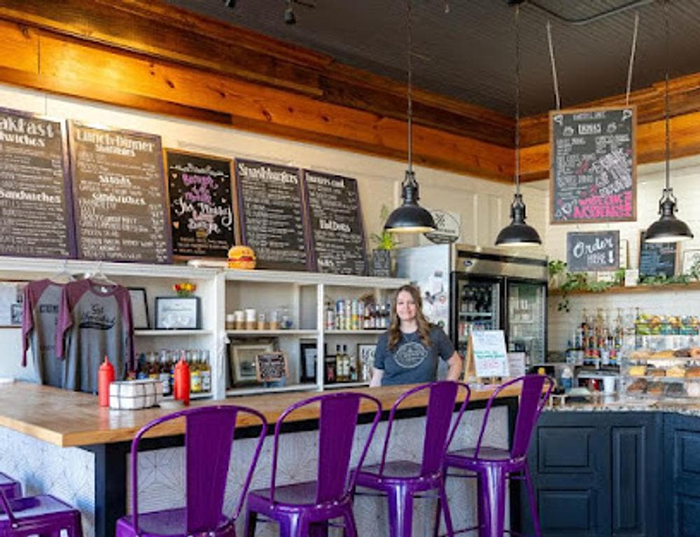 Curtsy's Café & Burger Bar