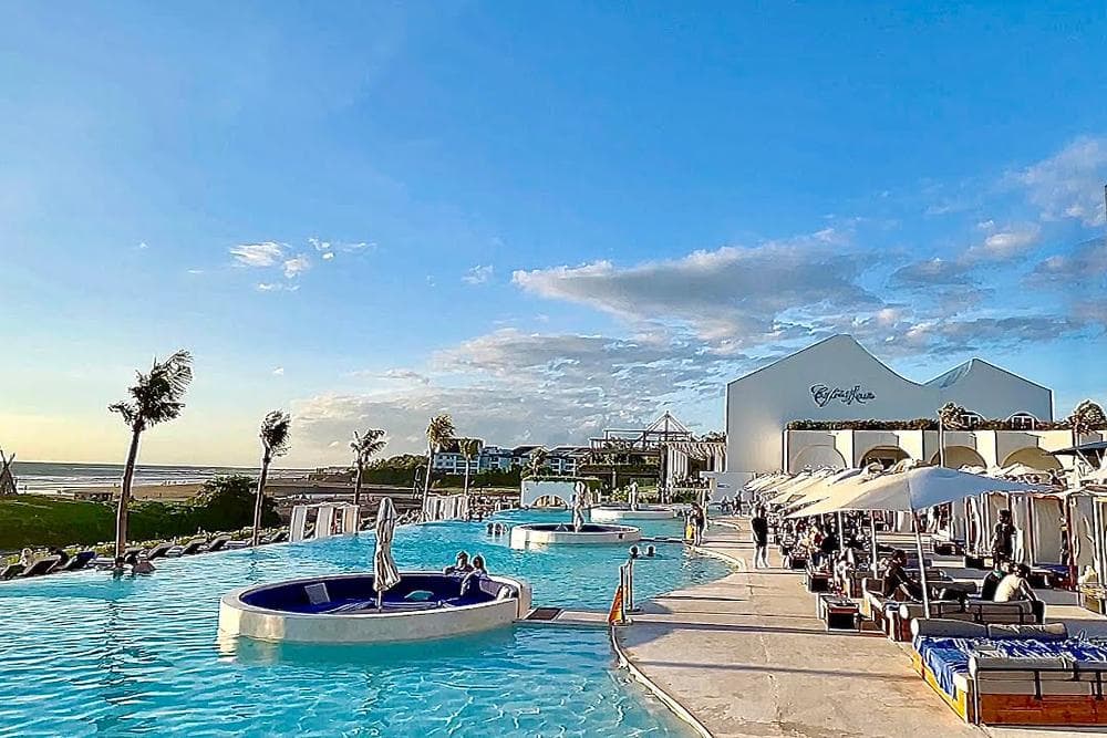 Cafe Del Mar Beach Club