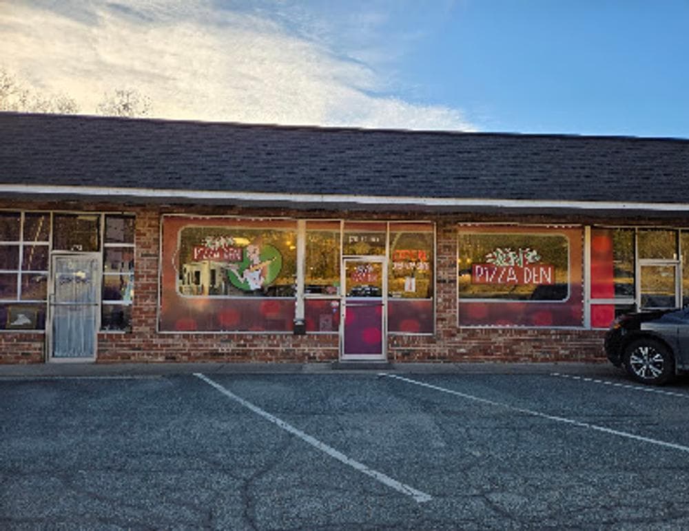 Jen's Pizza Den