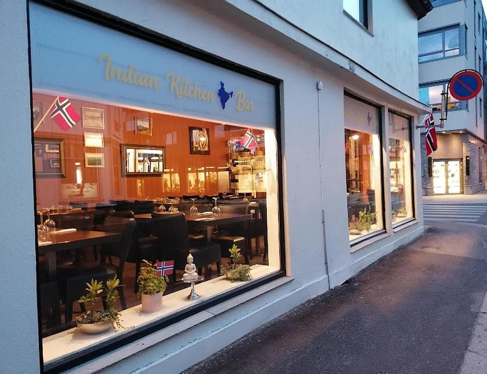 INDIAN KITCHEN & BAR