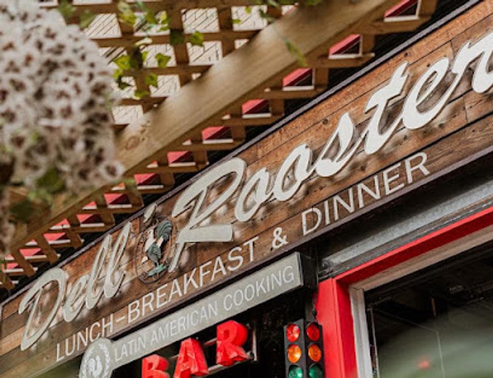 Dell' Rooster Restaurant & Bar