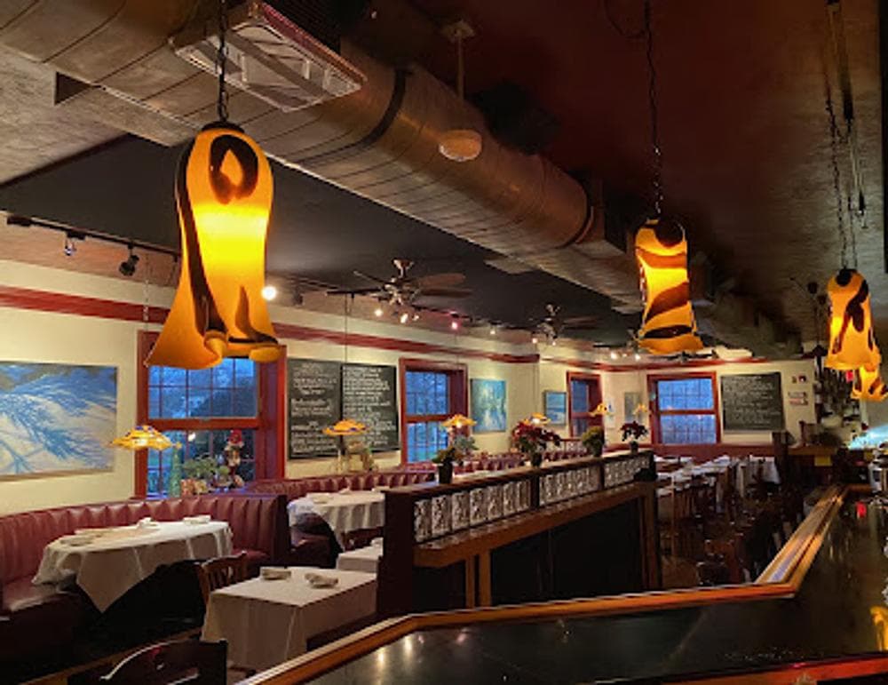 Del Mar Bar & Bistro