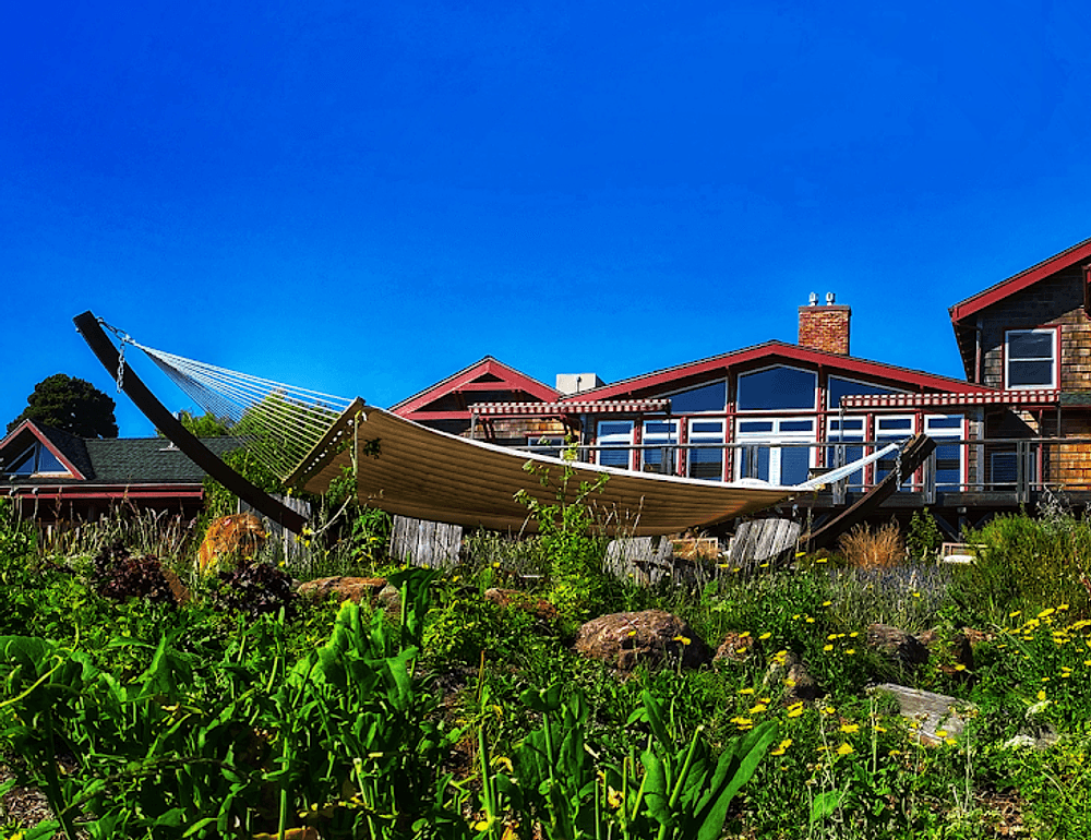 Harbor House Inn