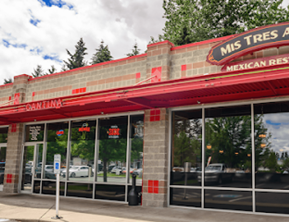 Mis Tres Amigos Mexican Restaurant & Cantina