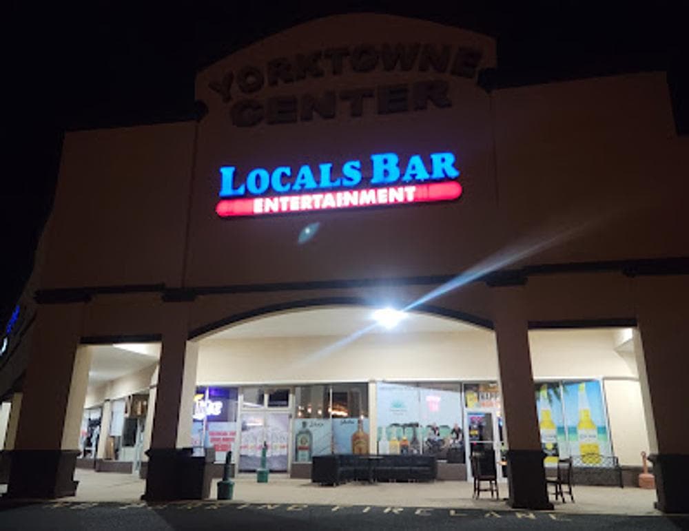 Locals Bar & Grill