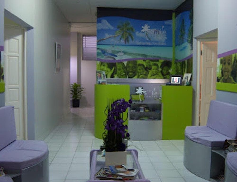 The Smile Centre - Dentist