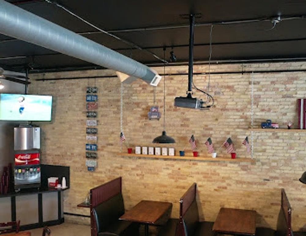 327 Pizza and Pub