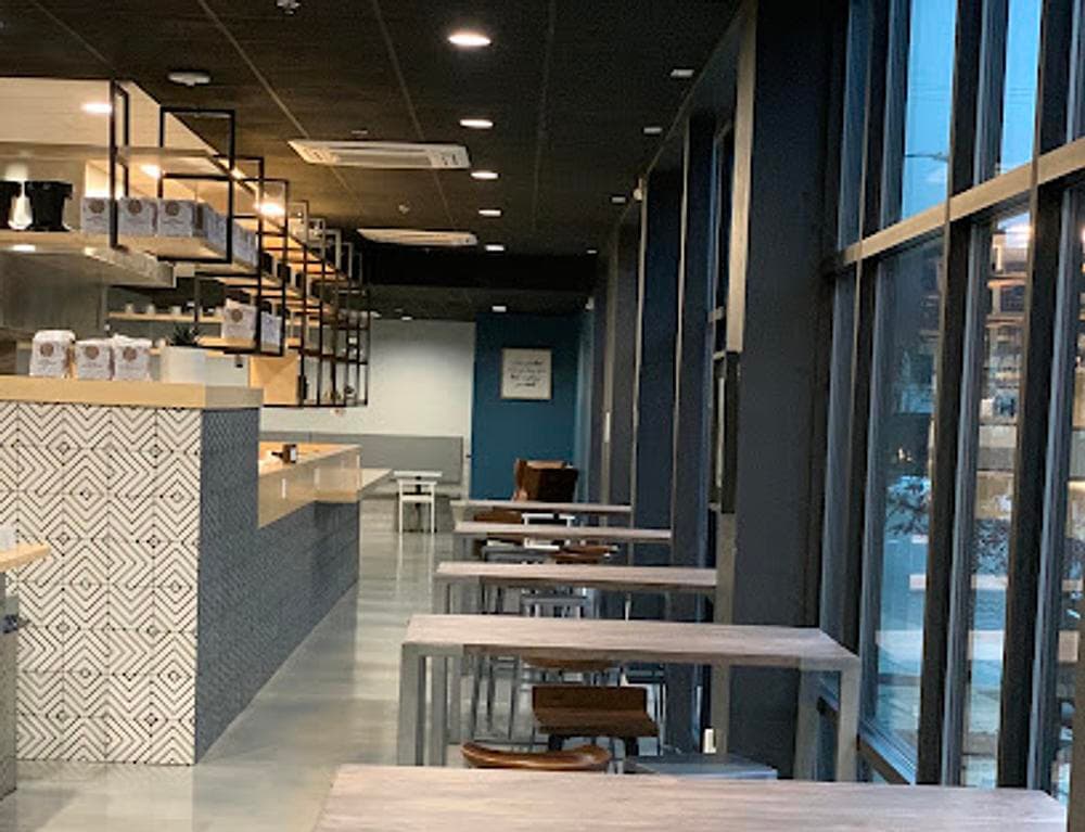 Kaffeine Place - Bar & Restaurant