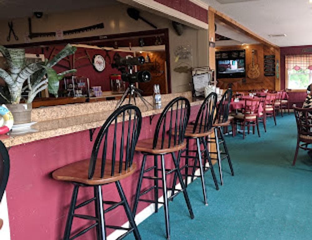 Russos Lakeside Seafood & SteakHouse