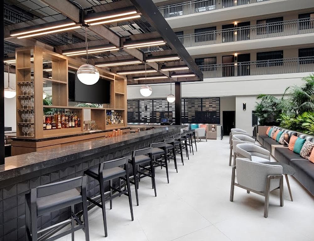 Red Oak Craft Bar & Rotisserie