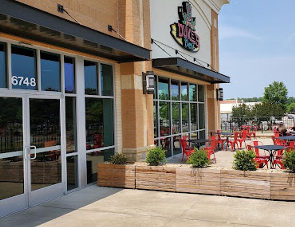 Duke's Aloha Eats & Tiki Bar