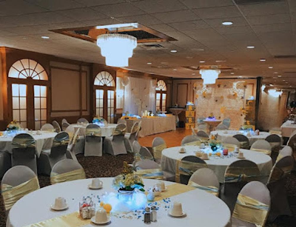 Mama Luigi’s Restaurant & Banquets