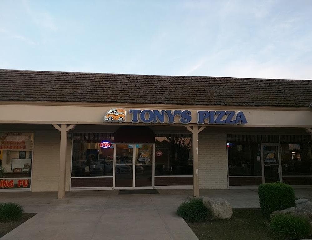 Tony's Pizza Visalia