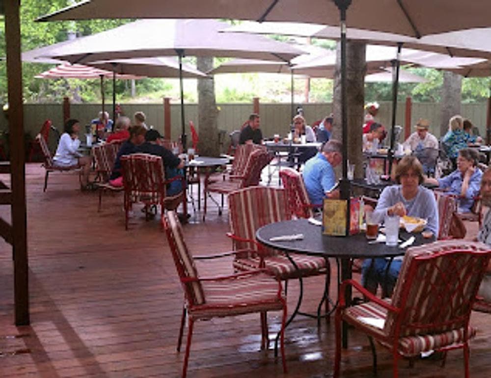 Sol Y Luna Cali-Mex Grill & Bar