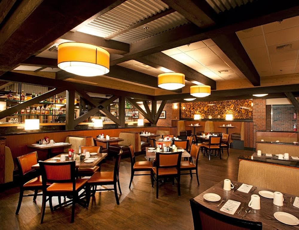 Max's Restaurant & Bar