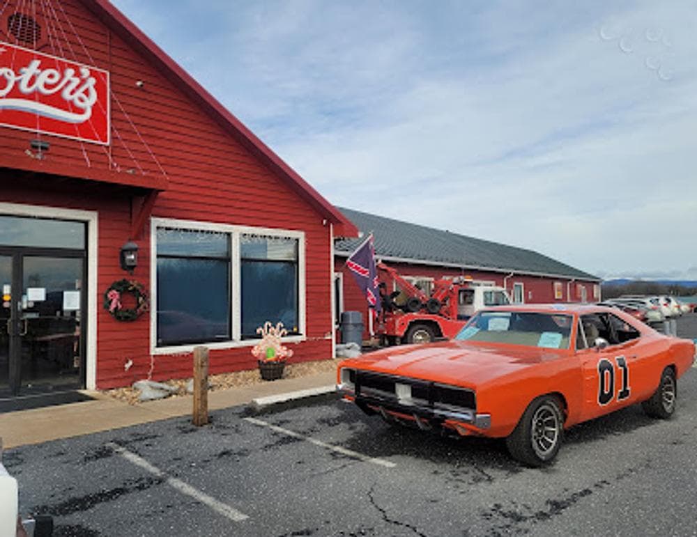 Daisy's Diner at Cooter's Luray