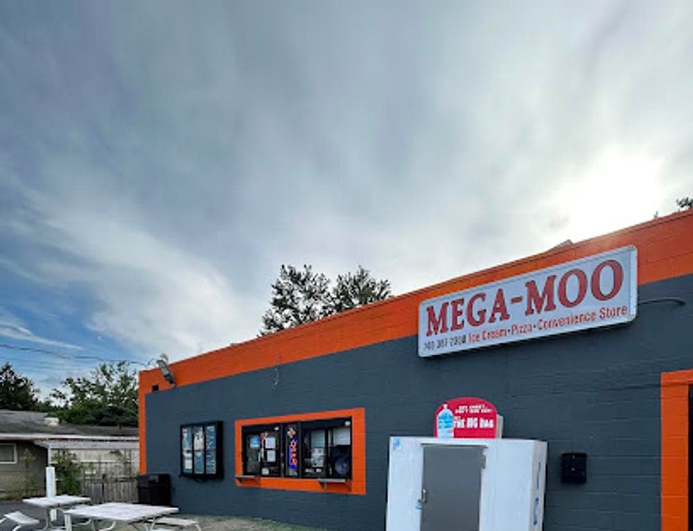 MEGA MOO ICE CREEM & Hunt Brothers Pizza