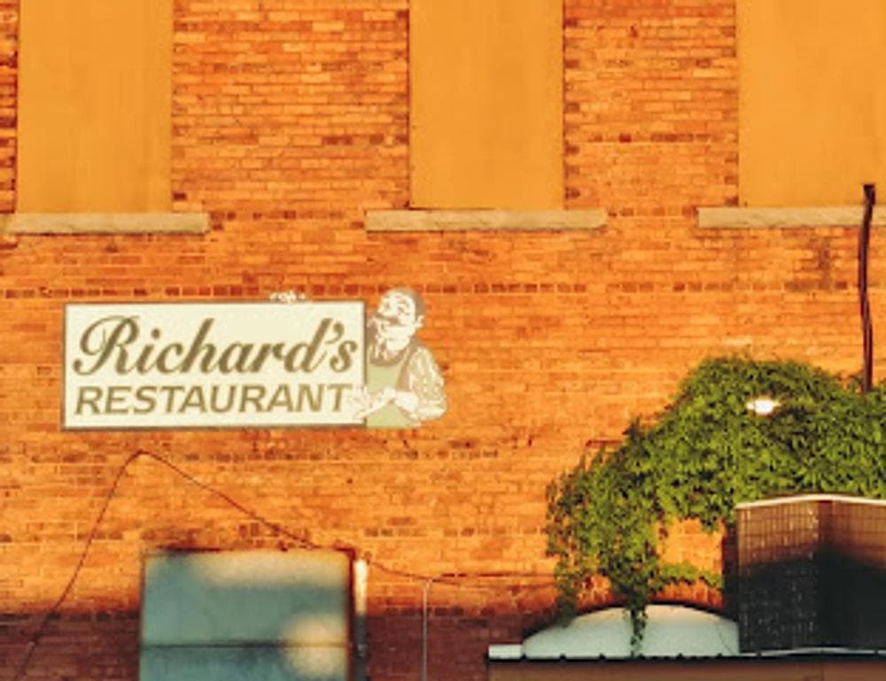 Richards Restaurant & Lounge