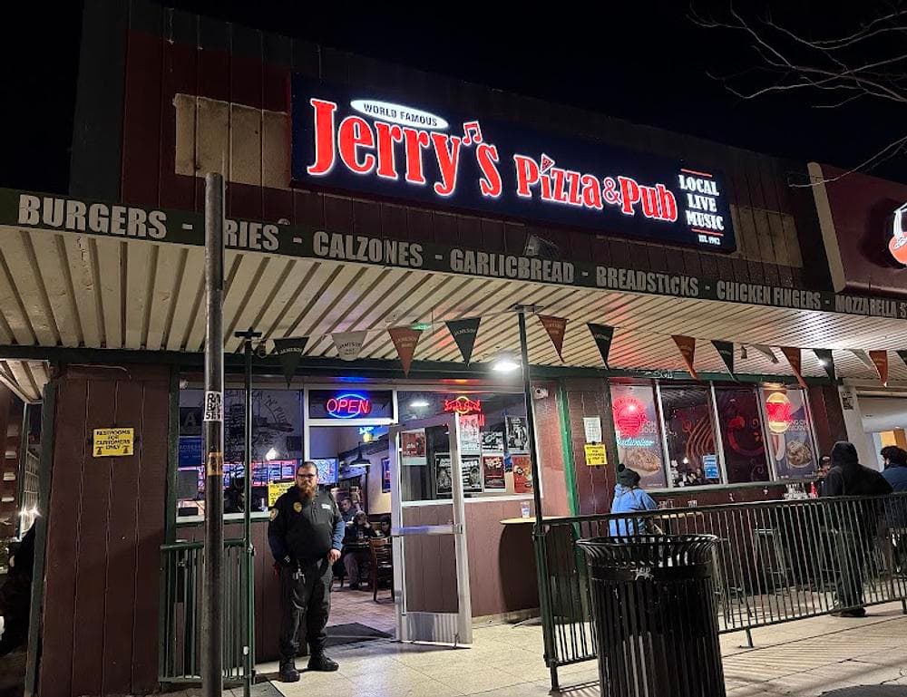 Jerry's Pizza & Pub
