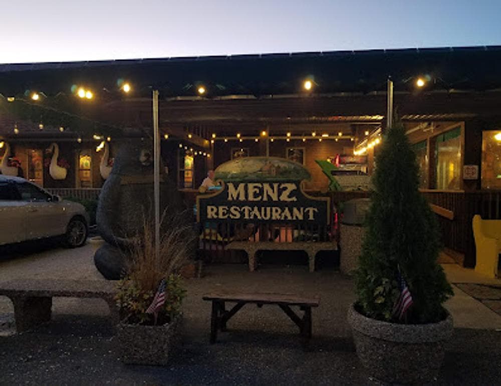 Menz Restaurant & Bar