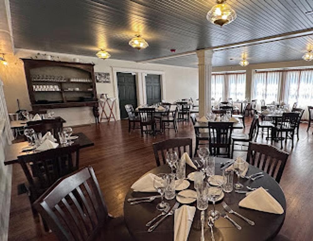 The Old Ray Restaurant