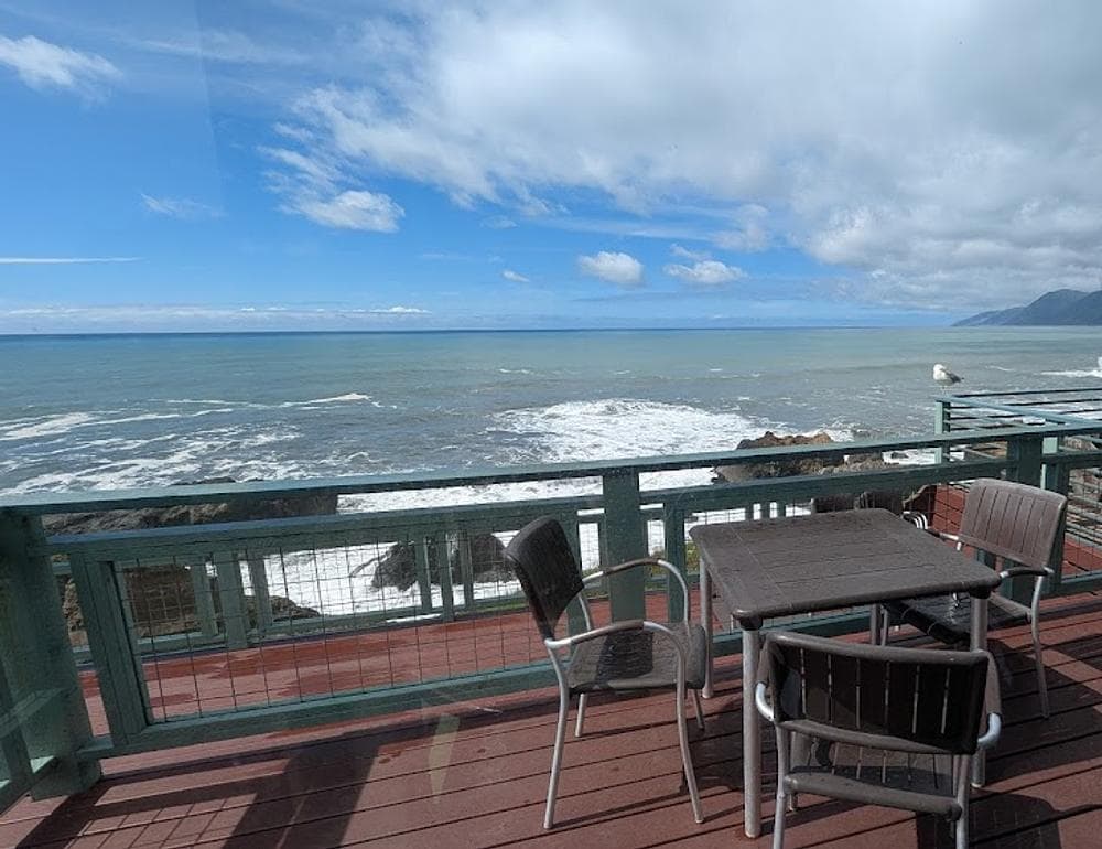 Black Sands Bistro