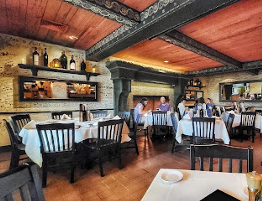 Rosalie's Cucina - Tuscan Dining