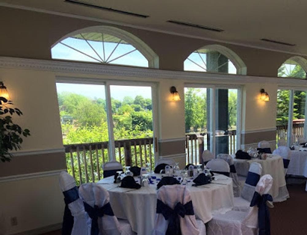 Bridie Manor - Historic Dining