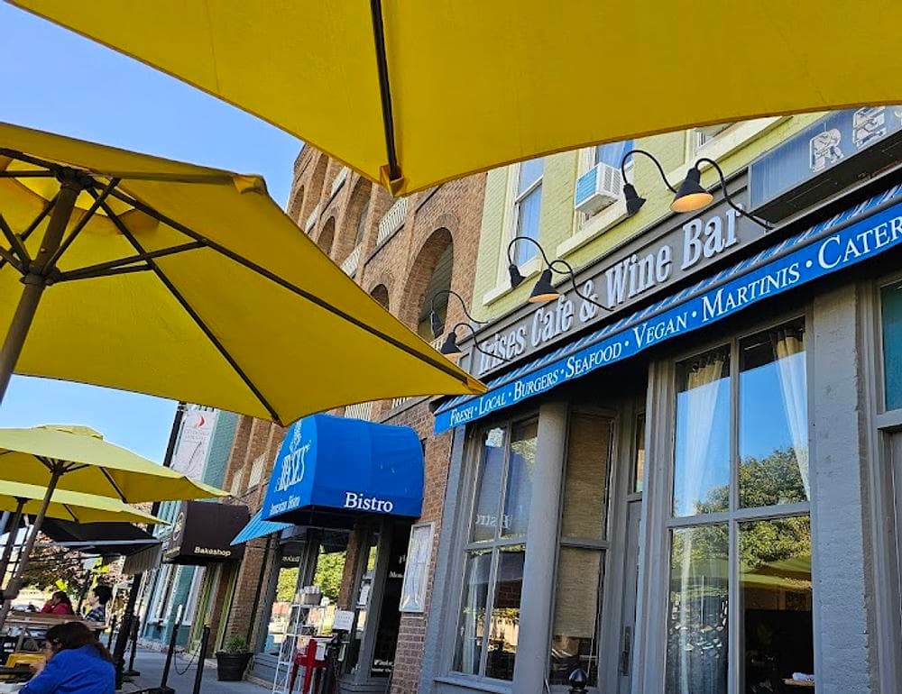 Irises Cafe & Wine Bar