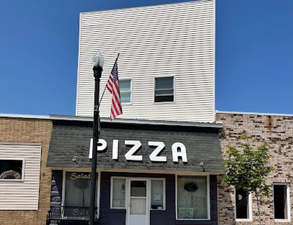 Ernestos Pizzeria