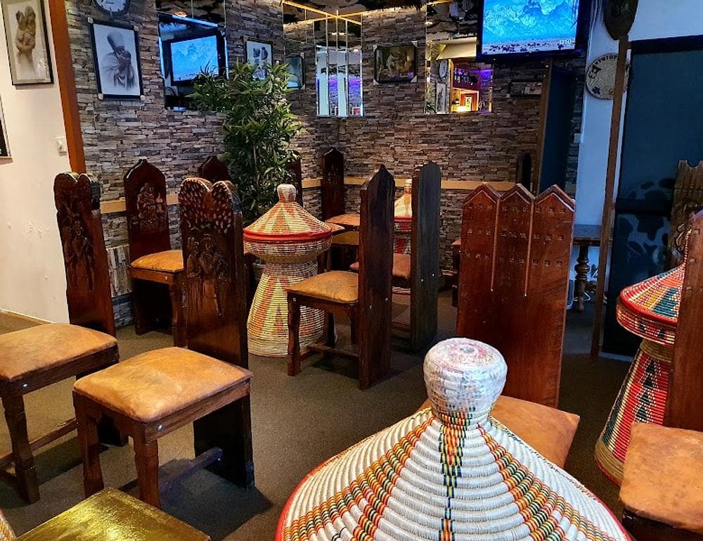 Lucy Restaurant and kafe