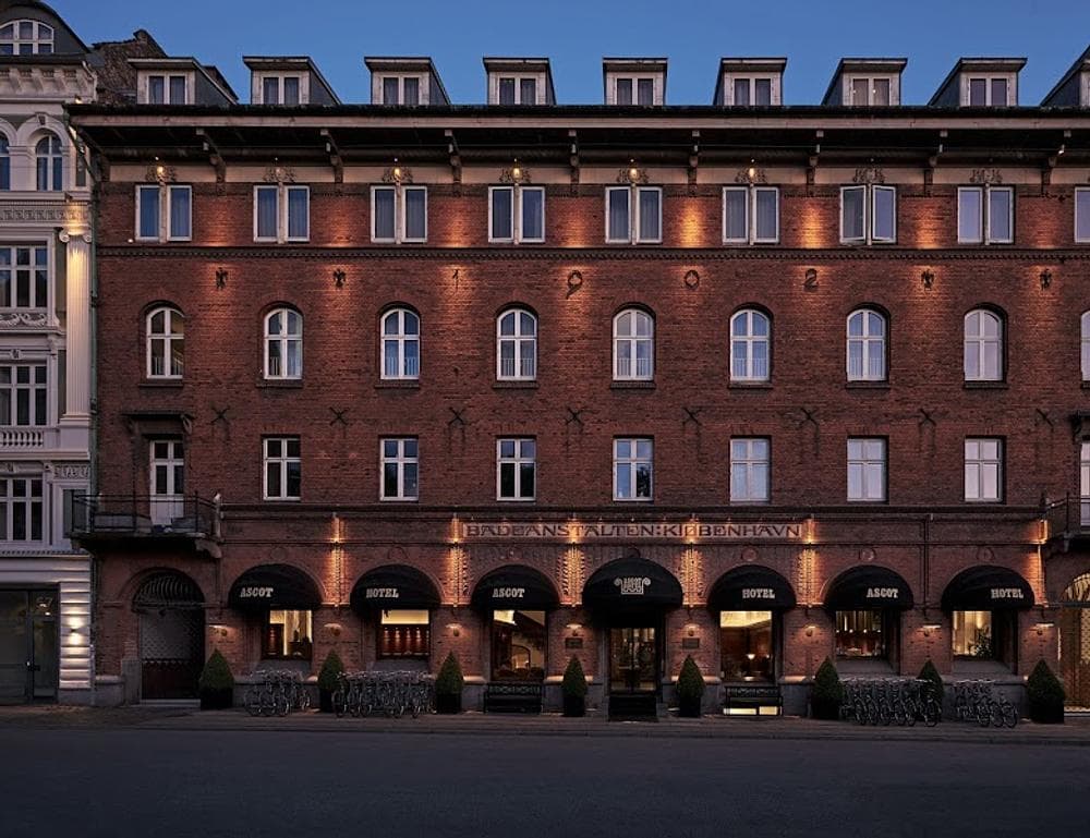 Ascot Hotel
