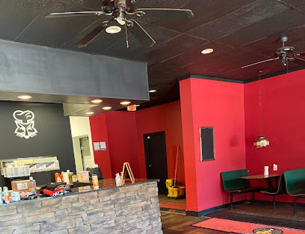 Fox's Pizza Den