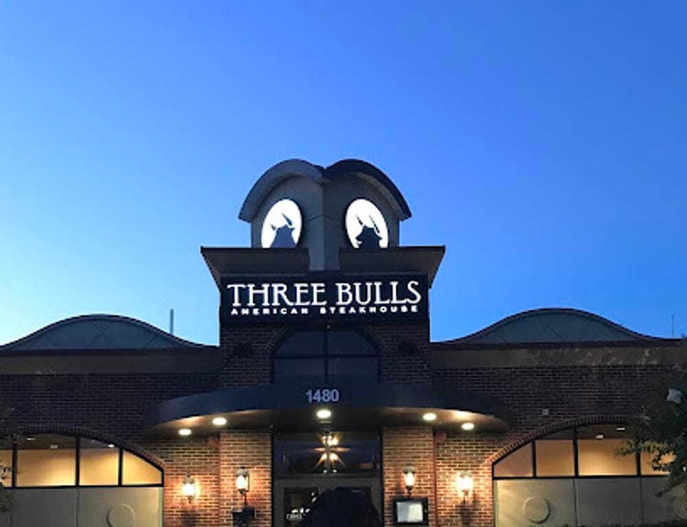 Three Bulls American Steakhouse