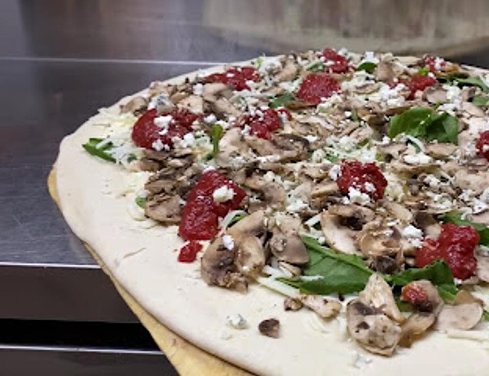 Manolo's Pizza & Empanadas