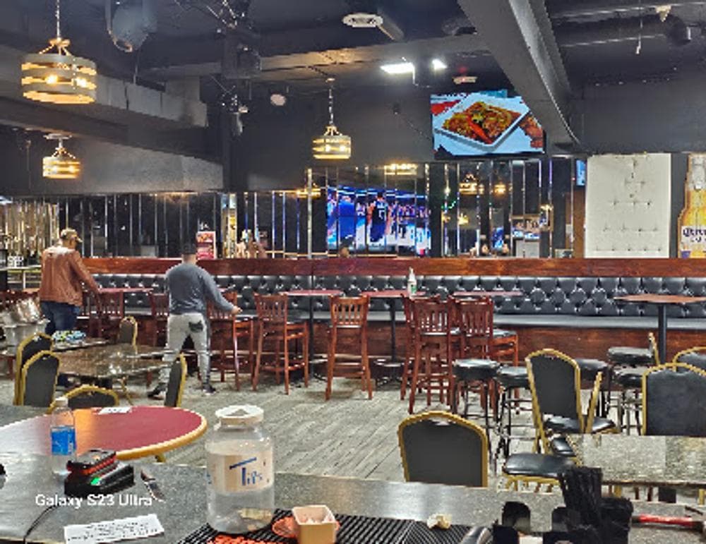 Le Petite Chateau Sport Bar