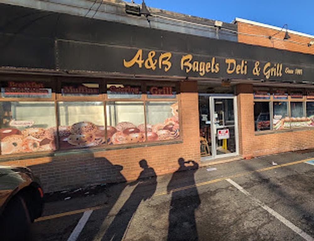 A&B Bagels and Deli